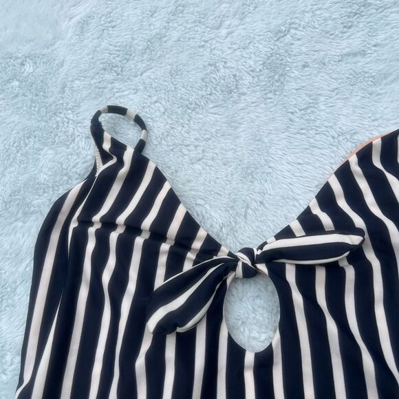 J Crew Tie-front one-piece swimsuit Medium - Picture 4 of 5